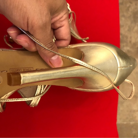 Vince Camuto Champagne Stiletto - Picture 12 of 14